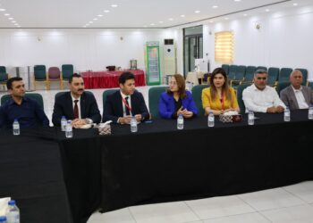 بالتنسيق مع ممثلية ENKS وإدارة مجالس المخيمات تعقد مؤسسة بارزاني الخيرية اجتماعًا لمناقشة قضايا اللاجئين في محافظة أربيل.