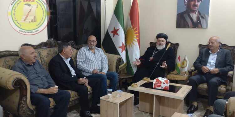 المجلس الوطني الكوردي في الحسكة يستقبل المطران مار موريس عمسيح بمقره بالمدينة..
