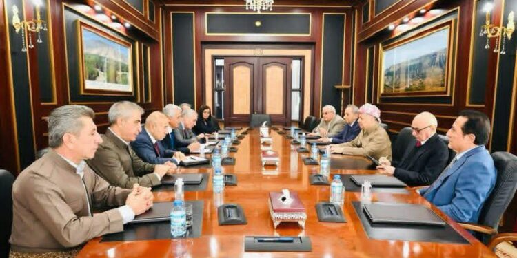 الرئيس بارزاني يجتمع مع وفد من الحزب الديمقراطي الكوردستاني – سوريا