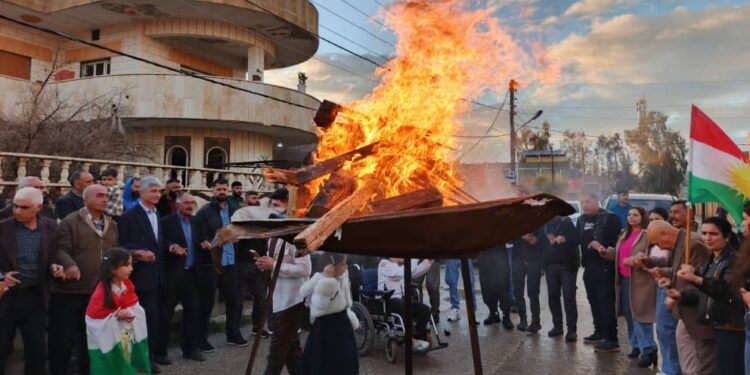 محلية البارزاني الخالد في تل تمر توقد شعلة نوروز ٢٠٢٦