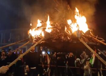 إيقاد شعلة نوروز في مدينة عفرين..