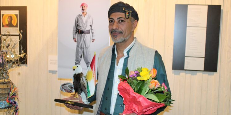 افتتاح معرض “وقت النسيان” للفنان الكوردي زهير درويش في ميونخ بمشاركة فنية وثقافية مميزة..