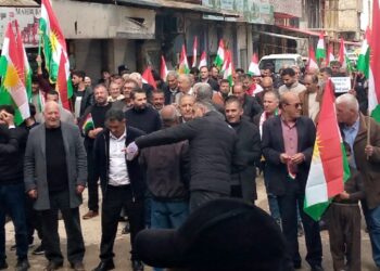 وقفة احتجاجية في الدرباسية تضامنًا مع إقليم كوردستان ورفضًا للهجمات الإيرانية..