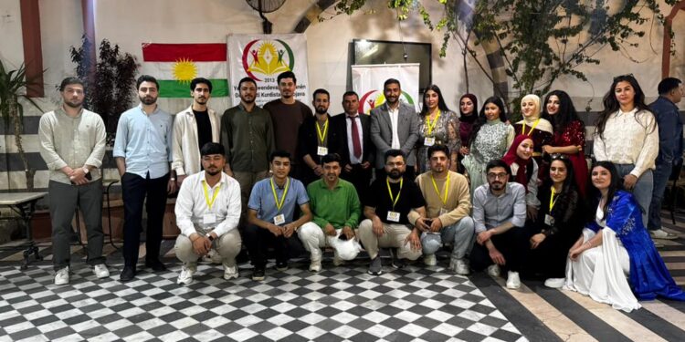 فرع دمشق لاتحاد الطلبة والشباب الديمقراطي الكوردستاني – روژ آفا يحيي يوم الصحافة الكردية باحتفالية مميزة