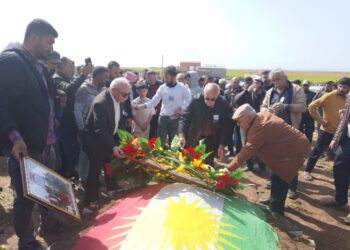 محلية عامودا تشارك في مراسم تشييع المناضل سيامد حسن (بافي فاروج)..