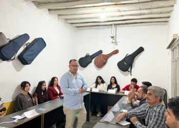 انطلاق دورة تدريبية حول “فن الإتيكيت والبروتوكول الدبلوماسي الدولي” في عامودا..