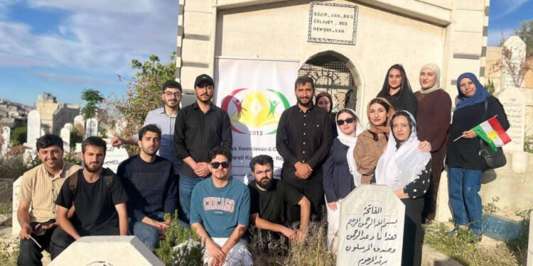 زيارة فرع دمشق لاتحاد الطلبة والشباب الديمقراطي الكردستاني لمقر مير جلادت بدرخان