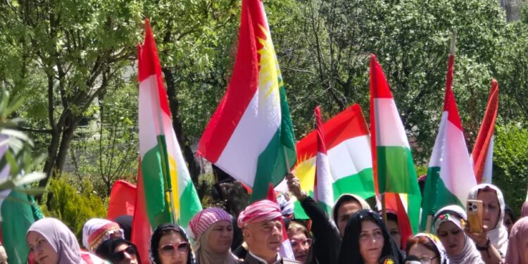 وفد اتحاد نساء كوردستان – سوريا يزور مزار الخالدين في بارزان