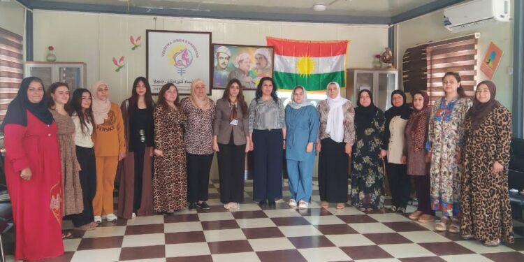 استمرار الدورة التدريبية في فن الإتيكيت والبروتوكول بمخيم فايدة