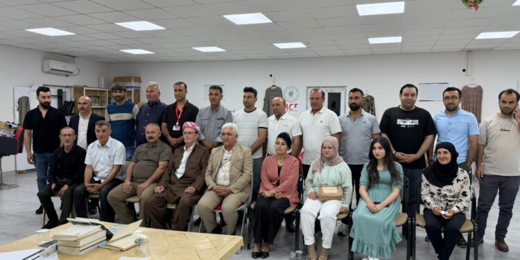 أقلام ديرك تصون الذاكرة .. حفل لتوقيع كتاب “رجال لم ينصفهم التاريخ” في مخيم كوركوسك..