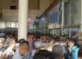 فوضى تبديل العملة تشلّ أسواق الحسكة.. ازدحام وإصابات وإغلاق محال وسط قفزة في سعر الدولار..